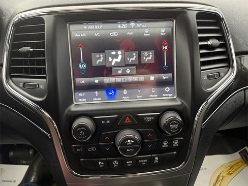 Used 2018 Jeep Grand Cherokee Limited image 34