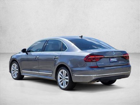 Used 2017 Volkswagen Passat 1.8T SEL Premium FWD image 7