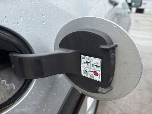 Used 2018 Ford Explorer XLT image 21