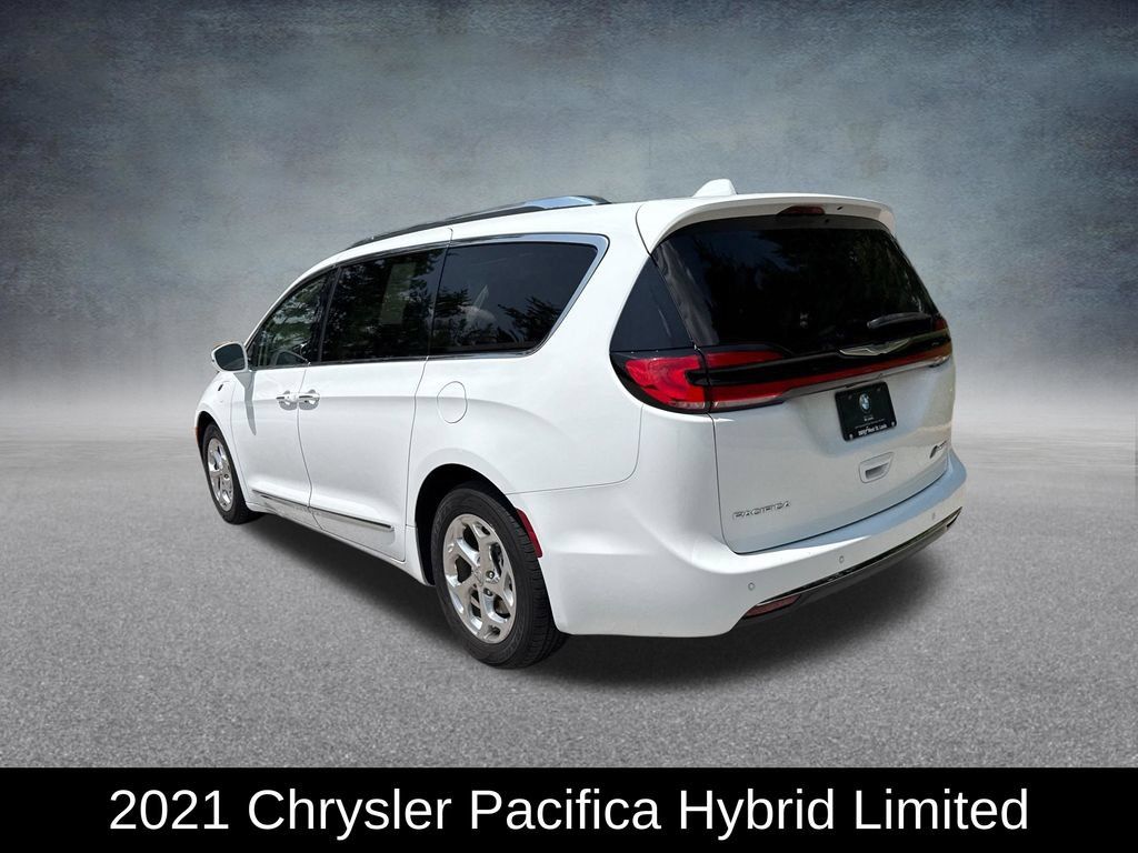 Used 2021 Chrysler Pacifica Limited w/ Uconnect Theater Family Group FWD image 3