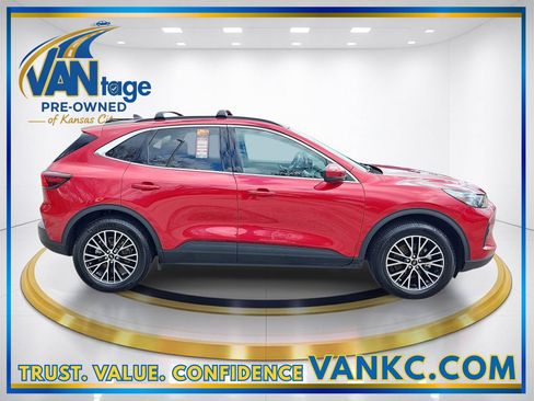 Used 2023 Ford Escape SE w/ PHEV Premium Package FWD image 5