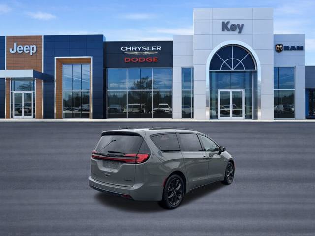 Used 2025 Chrysler Pacifica Limited FWD image 5