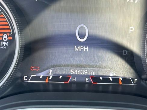 Used 2019 Jeep Cherokee Trailhawk w/ Comfort/Convenience Group AWD/4WD image 17