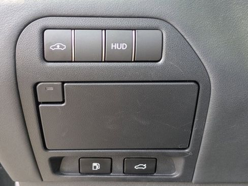 Used 2023 Lexus LS 500 w/ Interior Upgrade Package RWD image 8