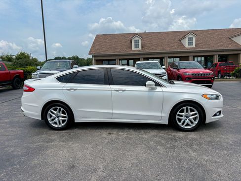 Used 2014 Ford Fusion SE w/ Equipment Group 202A FWD image 15