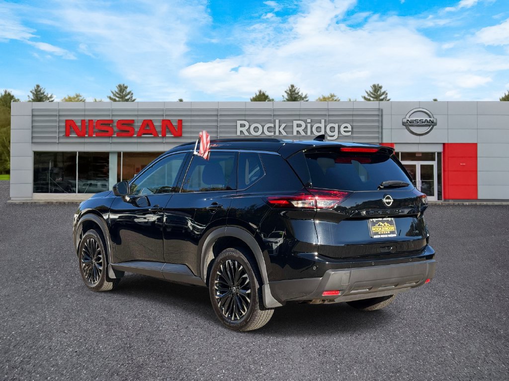 Used 2026 Nissan Rogue Dark Armor AWD/4WD image 4