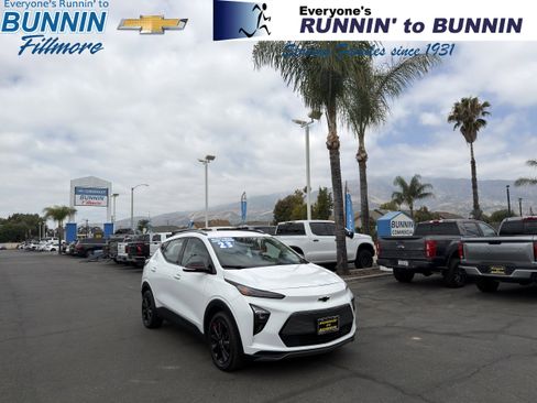 Used 2023 Chevrolet Bolt EUV LT w/ Convenience Package FWD image 1