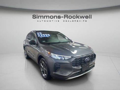 Used 2025 Ford Escape ST-Line AWD/4WD image 7
