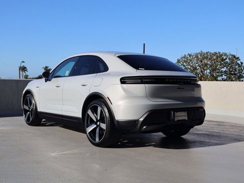 New 2026 Porsche Macan Electric image 3