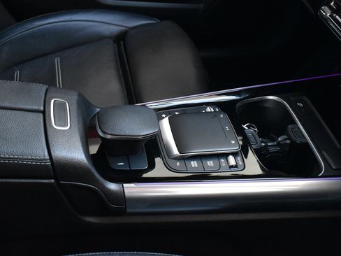 Used 2021 Mercedes-Benz GLA 35 AMG 4MATIC image 32