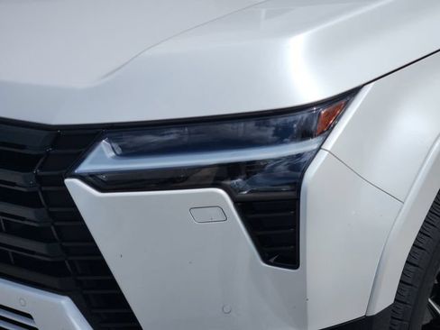 Used 2024 Lexus GX 550 w/ Accessory Package (Z1) AWD/4WD image 7