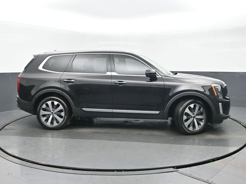 Used 2022 Kia Telluride S image 2