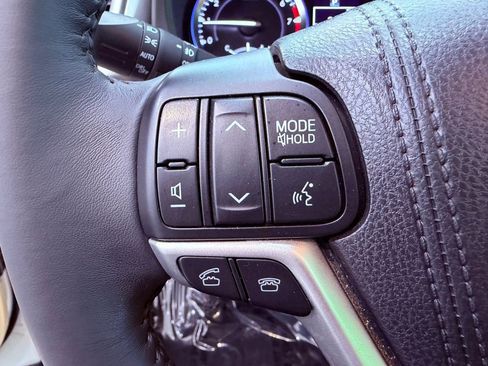 Used 2015 Toyota Highlander XLE FWD image 23