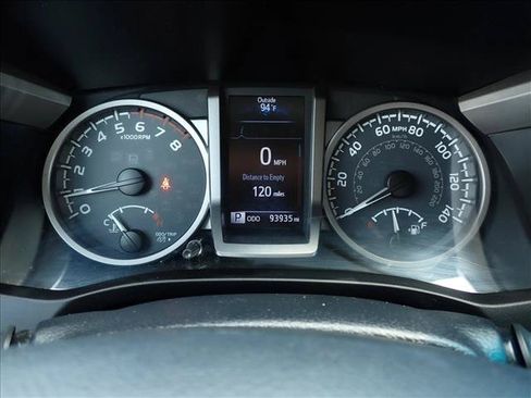 Used 2018 Toyota Tacoma SR5 w/ SR5 Appearance Package (SM) AWD/4WD image 23