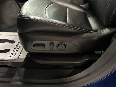 Used 2022 GMC Terrain SLT w/ Elevation Edition FWD image 13