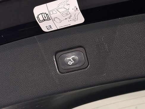 Used 2019 Ford Edge SEL w/ Equipment Group 201A FWD image 22