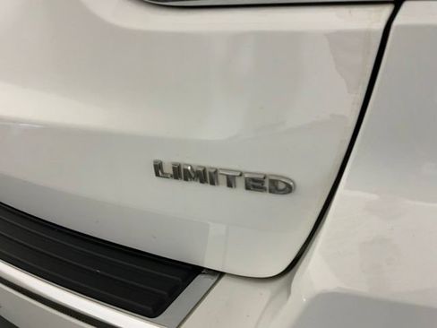Used 2020 Jeep Grand Cherokee Limited AWD/4WD image 15
