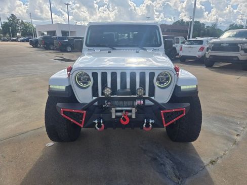 Used 2020 Jeep Gladiator Overland AWD/4WD image 2