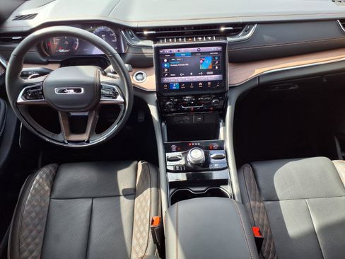 Used 2025 Jeep Grand Cherokee Summit w/ Obsidian Package image 4