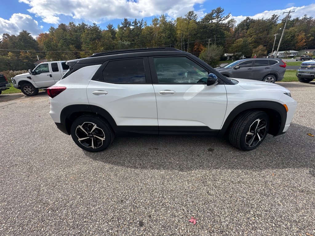 Used 2023 Chevrolet TrailBlazer RS w/ Sun and Liftgate Package FWD image 6