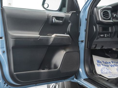 Used 2019 Toyota Tacoma TRD Sport image 37