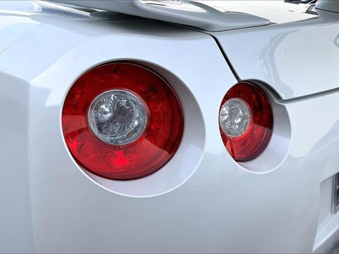 Used 2010 Nissan GT-R Premium AWD/4WD image 25