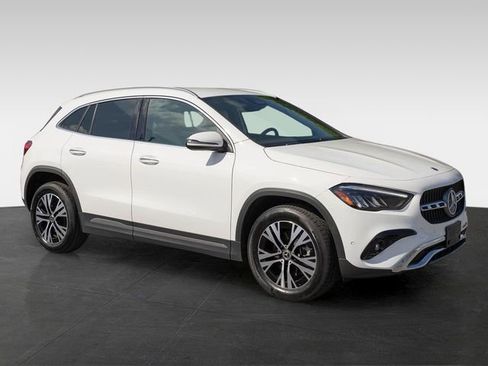 Used 2025 Mercedes-Benz GLA 250 4MATIC image 12