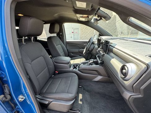 Used 2023 Chevrolet Colorado LT AWD/4WD image 33