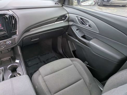 Used 2023 Chevrolet Traverse LT FWD image 19