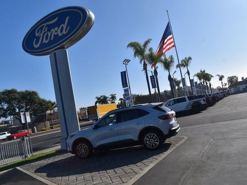 New 2025 Ford Escape SE w/ PHEV Premium Package image 22