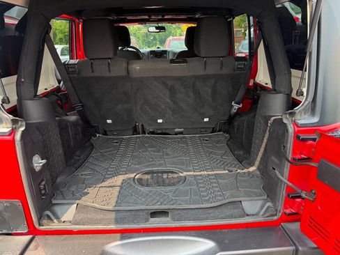 Used 2016 Jeep Wrangler Unlimited Sport image 17