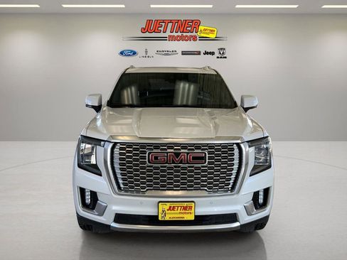 Used 2021 GMC Yukon Denali w/ Denali Premium Package AWD/4WD image 3