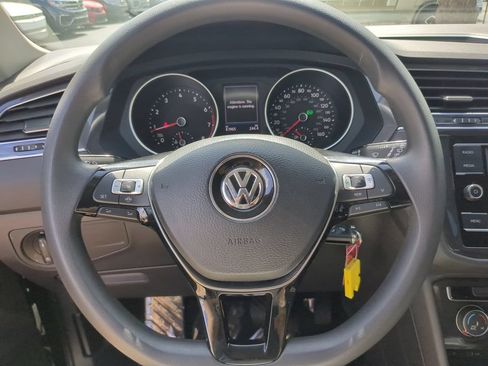 Used 2021 Volkswagen Tiguan S FWD image 25