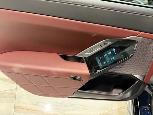 Used 2025 BMW 760i xDrive w/ Executive Package image 30