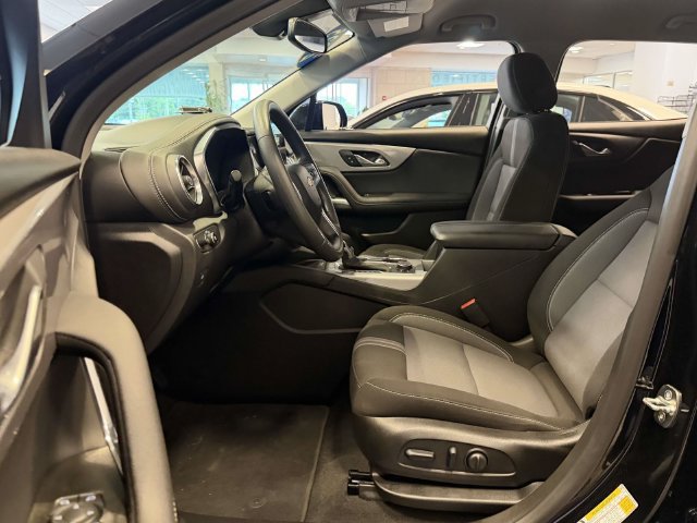 Used 2025 Chevrolet Blazer LT w/ Convenience Package AWD/4WD image 10