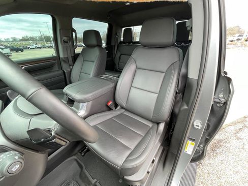 Used 2025 Chevrolet Silverado 1500 LT image 9