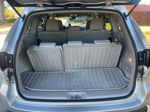 Used 2019 Toyota Highlander LE image 16