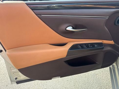 Used 2021 Lexus ES 350 w/ Accessory Package FWD image 12