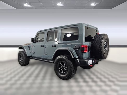 Used 2024 Jeep Wrangler Unlimited Rubicon image 3