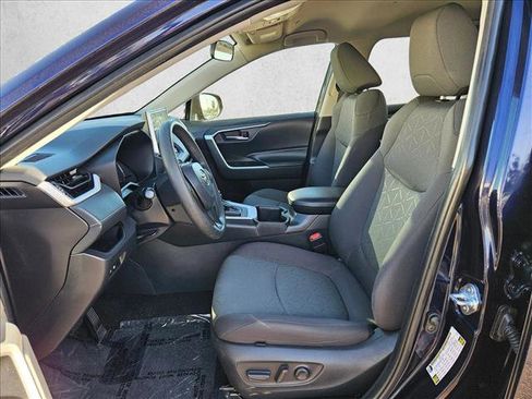 Used 2024 Toyota RAV4 XLE FWD image 20