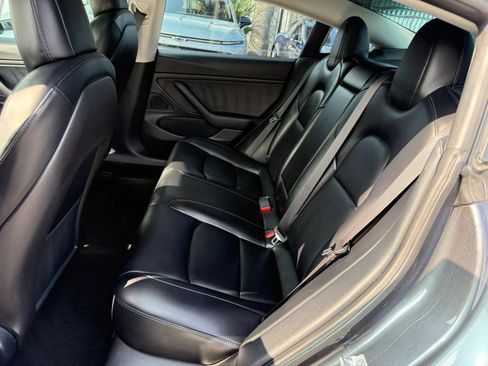 Used 2018 Tesla Model 3 Long Range RWD image 5