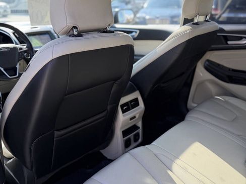 Used 2017 Ford Edge Titanium w/ Equipment Group 302A image 18