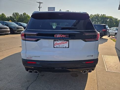 Used 2026 GMC Acadia AT4 w/ Luxury Package AWD/4WD image 10