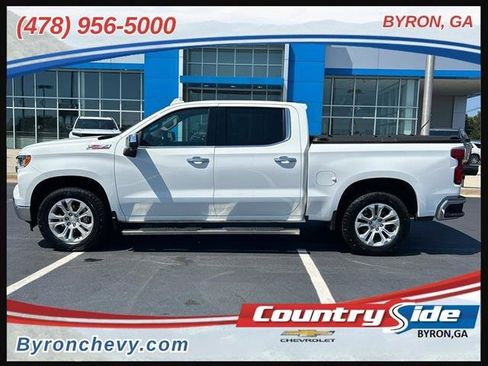 Used 2022 Chevrolet Silverado 1500 LTZ image 2