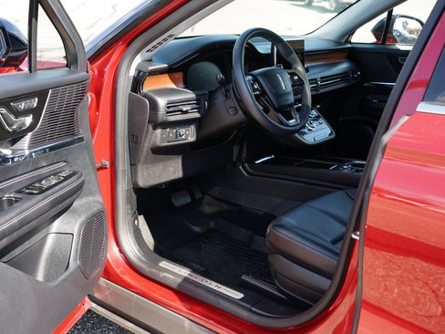 Used 2022 Lincoln Corsair Reserve w/ Elements Package image 15