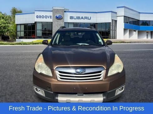 Used 2011 Subaru Outback 3.6R Limited w/ PWR Moonroof Pkg AWD/4WD image 10