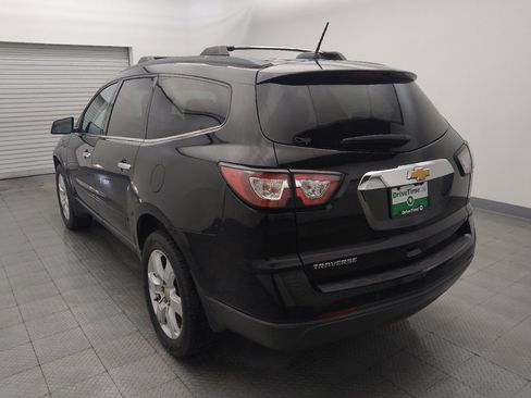 Used 2017 Chevrolet Traverse LT w/ Style and Technology Package FWD image 5