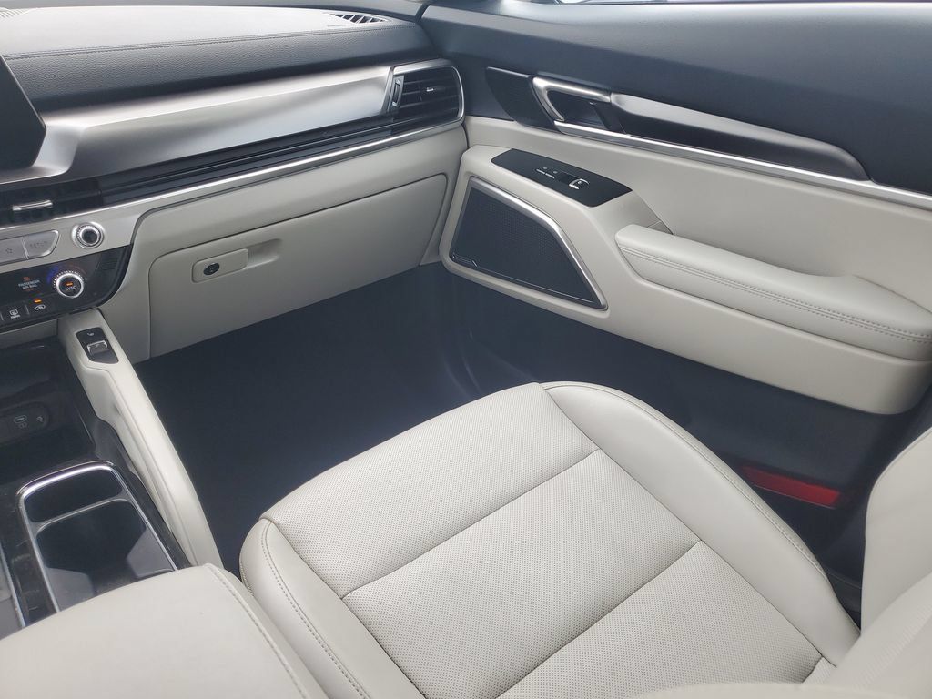 Used 2023 Kia Telluride S FWD image 22
