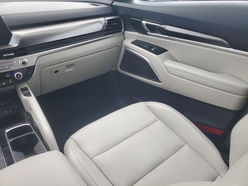Used 2023 Kia Telluride S FWD image 22