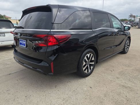 Used 2025 Honda Odyssey EX-L image 3